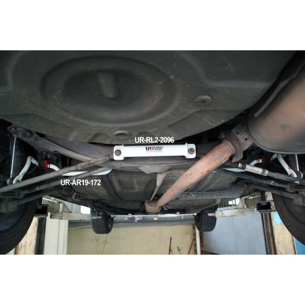 Toyota Camry (XV10) 2.2 92-96/Solara 3.0 98-03 2WD UltraRacing 2-Point Rear Lower Bar (2096)