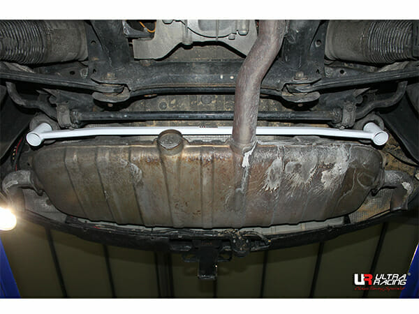 Volkswagen Touareg (7L) 3.0 V6 4WD 02-10 UltraRacing 2-Point Rear Lower Bar (3241)