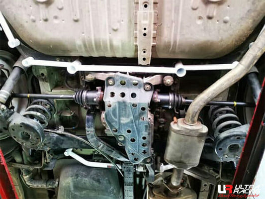 Toyota Estima (XR50) 2.4 4WD 06+ UltraRacing 4-Point Rear Lower Bar (1789)