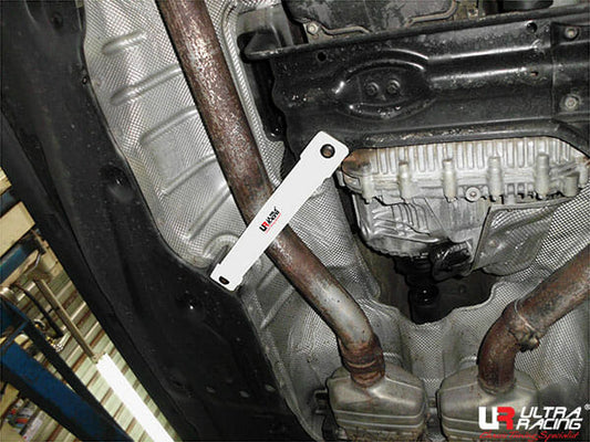 Mercedes X164 GL 450 4.5 4WD 06-12 UltraRacing 2-Point Mid Lower Brace (2098)