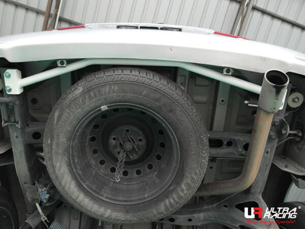 Toyota Innova (AN40) 2.0 2WD 11-15 UltraRacing 7-Point Rear Torsion Bar (3537)