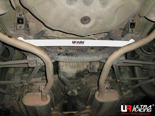 Lexus LS 400 (XF20) 4.0 V8 2WD 94-00 UltraRacing 2-Point Rear Lower Bar (2813)
