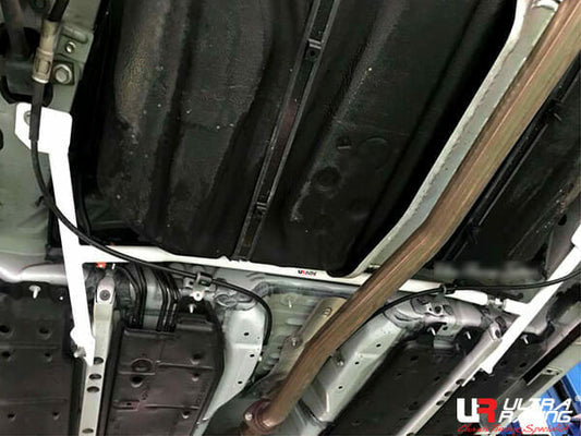 Lexus ES 250 (XV60) 2.5 V6 2WD 12-18 UltraRacing 4-Point Rear Lower Bar (3466A)