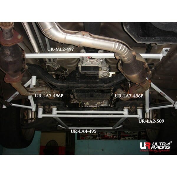 Nissan Elgrand (E51) 3.5 V6 4WD 02-10 UltraRacing 7-Point Front Upper Strutbar (496P)