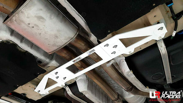 BMW G02 (X4) 3.0T 4WD 18+ UltraRacing 4-Point Mid Lower Brace (4002)
