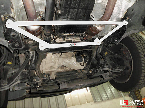 Mercedes X164 GL 450 4.5 4WD 06-12 UltraRacing 4-Point Front Lower Brace (2097)