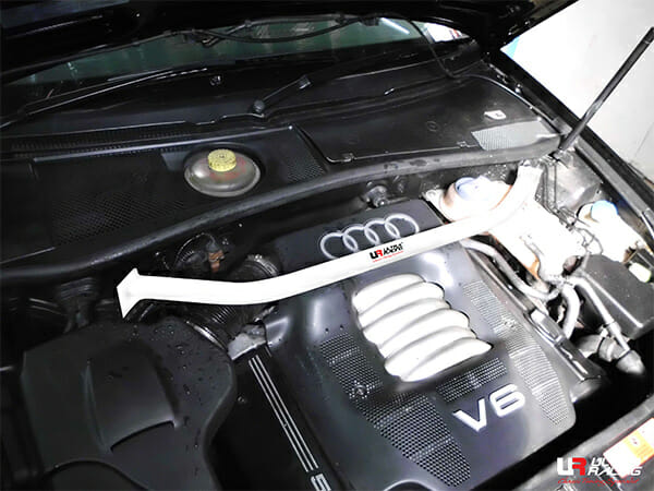 Audi A6 C5 (TYP 4B) 2.4 V6 2WD 97-04 UltraRacing 2-Point Front Upper Strutbar (3195)