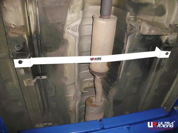 Chevrolet Epica/Tosca 2.0 2WD 07-15 UltraRacing 2-Point Mid Lower Brace (3034)
