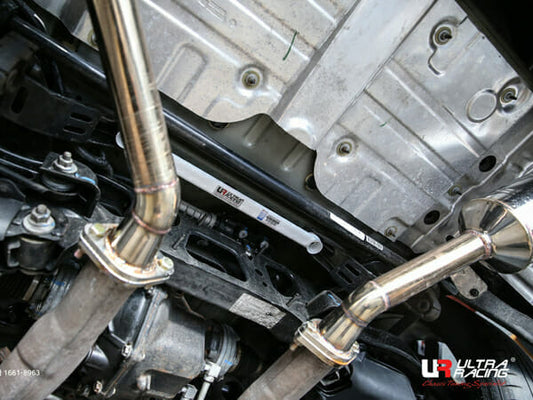 Chevrolet Camaro (SS) 6.2 V8 2WD 16+ UltraRacing 2-Point Rear Lower Bar (3813)