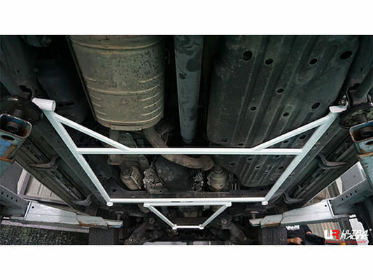 Toyota Land Cruiser (J200) 4.5D/4.7 V8 4WD 07-21 UltraRacing 4-Point Rear Lower Bar (3807)