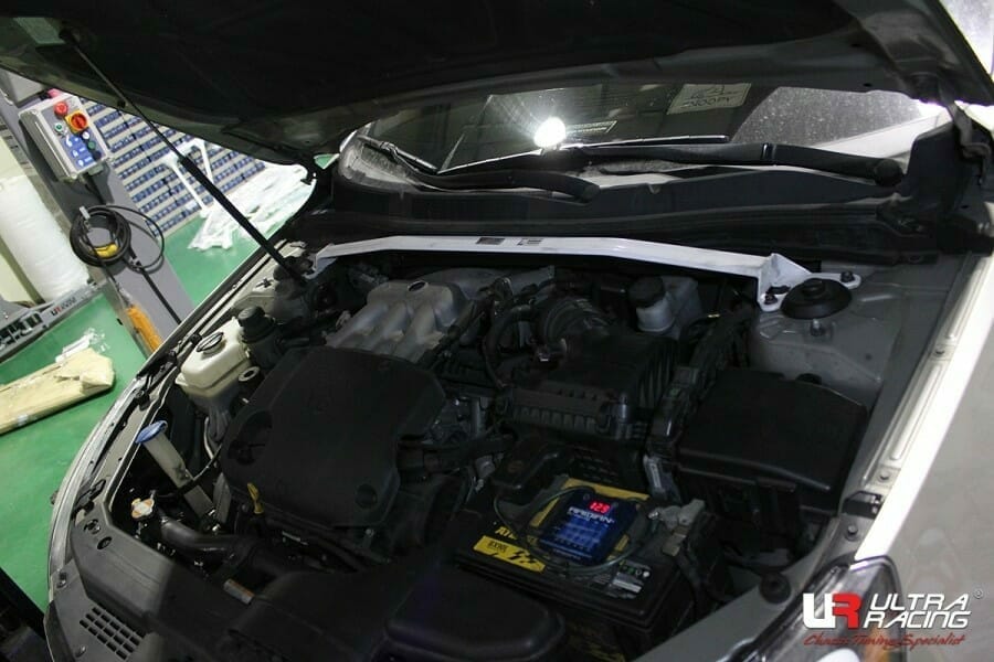 Kia Cadenza (VG) 2.4/3.0/3.3 09-16 2WD/Kia K7 3.0/3.3/3.5 09-16 UltraRacing 2-Point Front Upper Strutbar (2277)