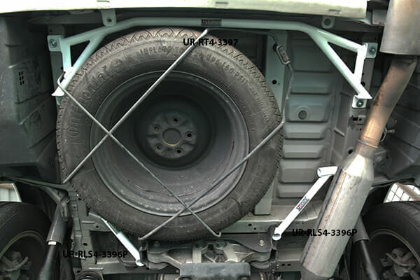 Toyota Alphard/Vellfre (AH20) 2.4/3.5 4WD 08-15 UltraRacing 7-Point Rear Torsion Bar (3397)