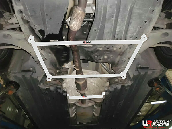 Suzuki Kizashi 2.4 2WD 10-13 UltraRacing 2-Point Mid Lower Brace (3794)