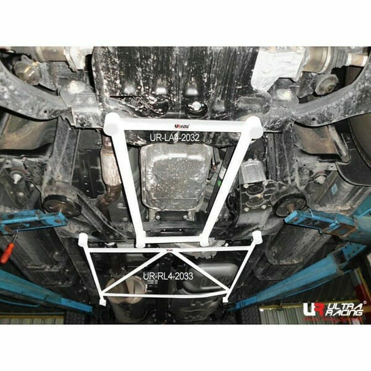 Chevrolet Trailblazer (RG) 2.8D 4WD SUV 12+ UltraRacing 4-Point Rear Lower Bar (2033)