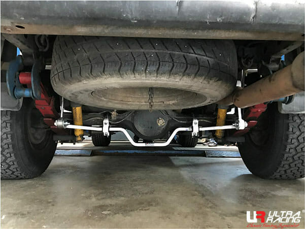 Isuzu D-MAX (RA) 3.0D 2WD 02-08 UltraRacing Rear Sway Bar 19mm (479-B)