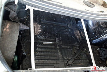 Toyota Mark II 88-92 2.5T UltraRacing Rear Upper Strutbar