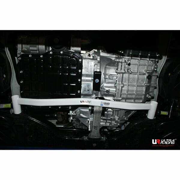 Hyundai Tucson (TL) 1.7D 2WD 16-21 UltraRacing 2-Point Front Lower Tiebar (3235)