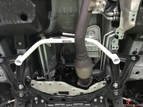 Toyota Alphard AH30 Ultra Racing Mid Lower Brace