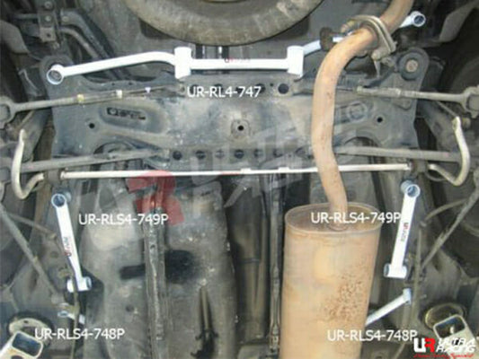 Toyota Harrier (XU30) 2.4 2WD 04-09 LHD/RHD UltraRacing 4-Point Rear Lower Bar (749P)