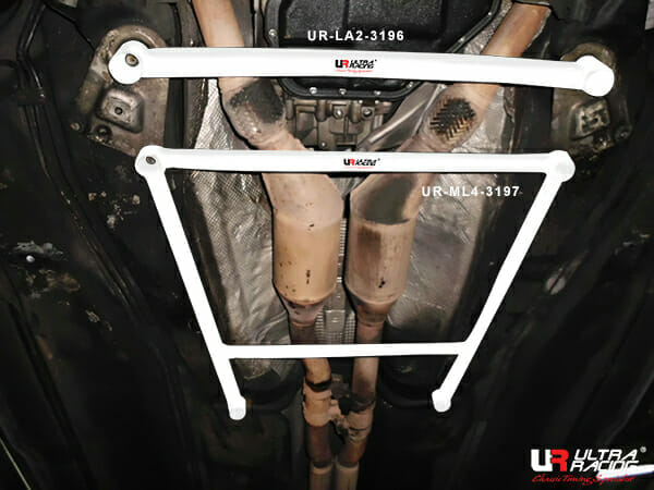 Audi A6 C5 (TYP 4B) 2.4 V6 2WD 97-04 UltraRacing 2-Point Front Lower Tiebar (3196)