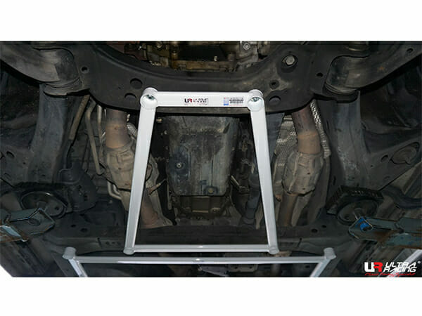 Toyota Land Cruiser (J200) 4.5D/4.7 V8 4WD 07-21 UltraRacing 4-Point Front Lower Brace (3806)