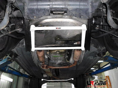 BMW E53 X5 4.4 99-06 UltraRacing 4-Point Front H-Brace