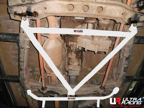 Mitsubishi Storm L200 3.0 4WD 96-06 UltraRacing 3-Point Mid Lower Brace (2598)