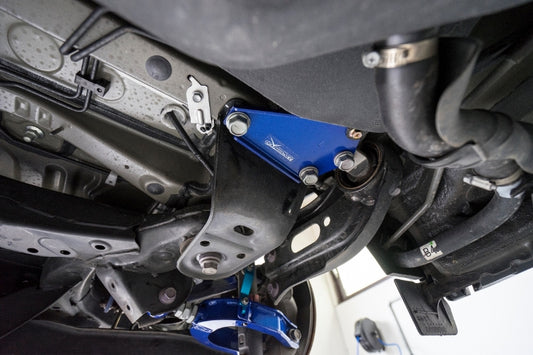 Rear Lower Brace Toyota Alphard