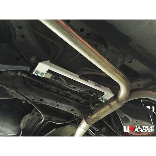 Nissan Elgrand (E52) 3.5 V6 2WD 10+ UltraRacing 2-Point Rear Lower Bar (3162)