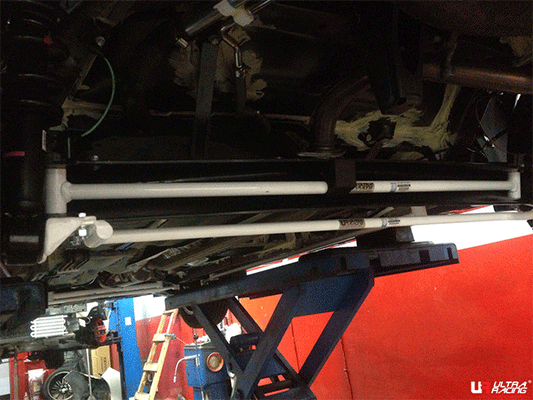 Toyota Wish (AE20) 1.8 2WD Taiwan Imported 09-17 UltraRacing 2-Point Rear Torsion Bar (328)