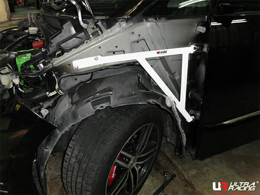 Toyota Estima (XR50) 2.4/3.5 2WD 06+ UltraRacing 3-Point Fender Brackets (323P)