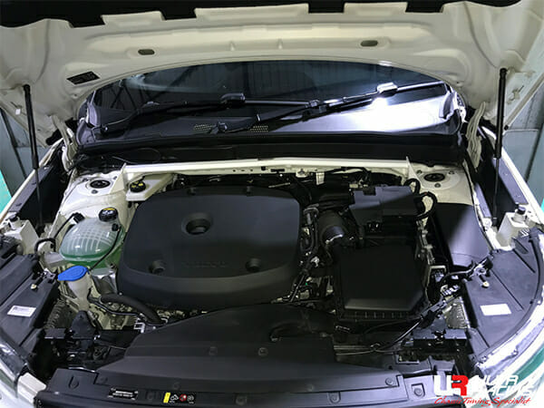 Volvo XC40 2.0T 4WD 18+ UltraRacing 2-Point Front Upper Strutbar (4162)