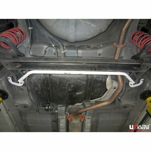 Roewe 350 1.5 2WD 10-15 UltraRacing 2-Point Rear Lower Bar (1811)