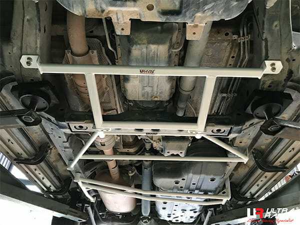 Toyota Land Cruiser Prado (J150) 2.7P 4WD 09+ UltraRacing 4-Point Front Lower Brace (4028)