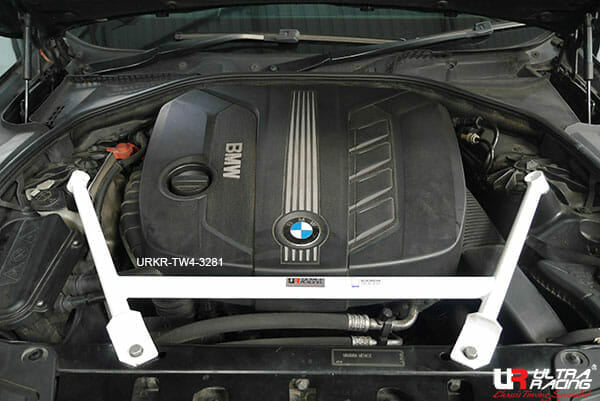 BMW 520 2.0D F11 10+ UltraRacing 4P Front Upper Strutbar