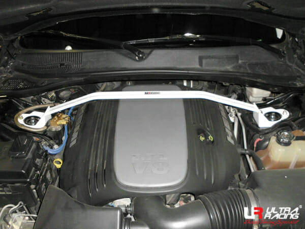 Dodge Challenge 5.7 V8 11+/Magnum 5.7 04-08 2WD UltraRacing 2-Point Front Upper Strutbar (2384)