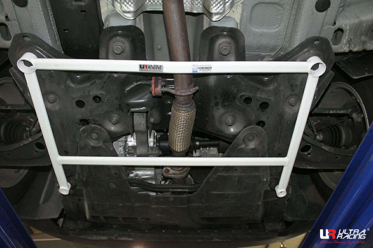 Fiat 500 07+ 09./1.4 UltraRacing 4-Point Front H-Brace 2433