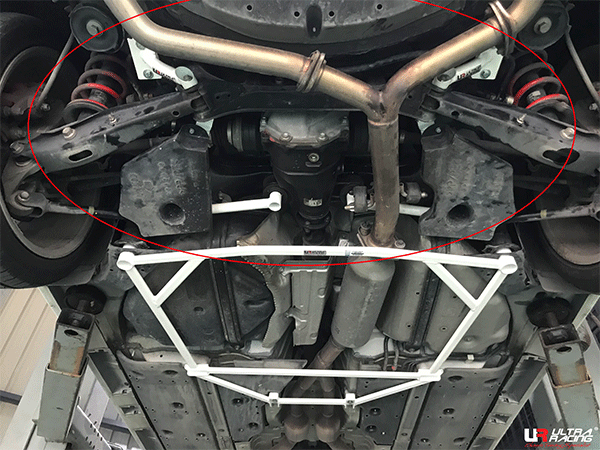 Toyota Mark X (X120) 2.5 V6 2WD 04-16 UltraRacing 4-Point Rear Lower Bar (816P)
