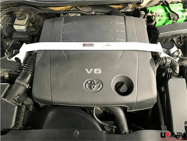 Toyota MARK X (X120) 2.5 V6 2WD Electronic ABS 04-09 UltraRacing 2-Point Front Upper Strutbar (3127)