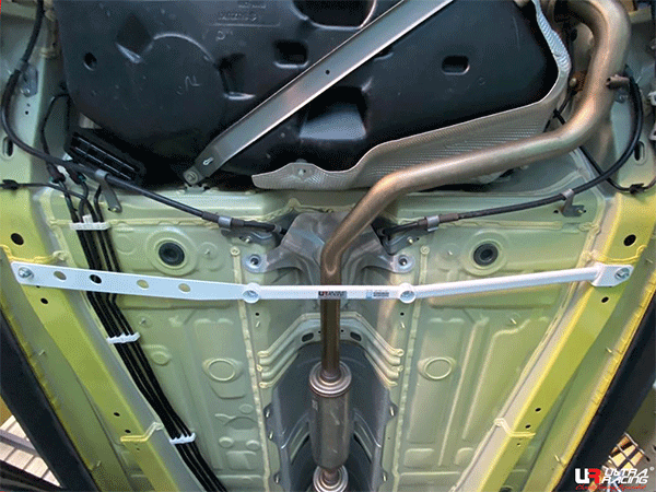 Suzuki Swift Sport (A2L414) 1.4 2WD 17+ UltraRacing 4-Point Mid Lower Brace (4011)